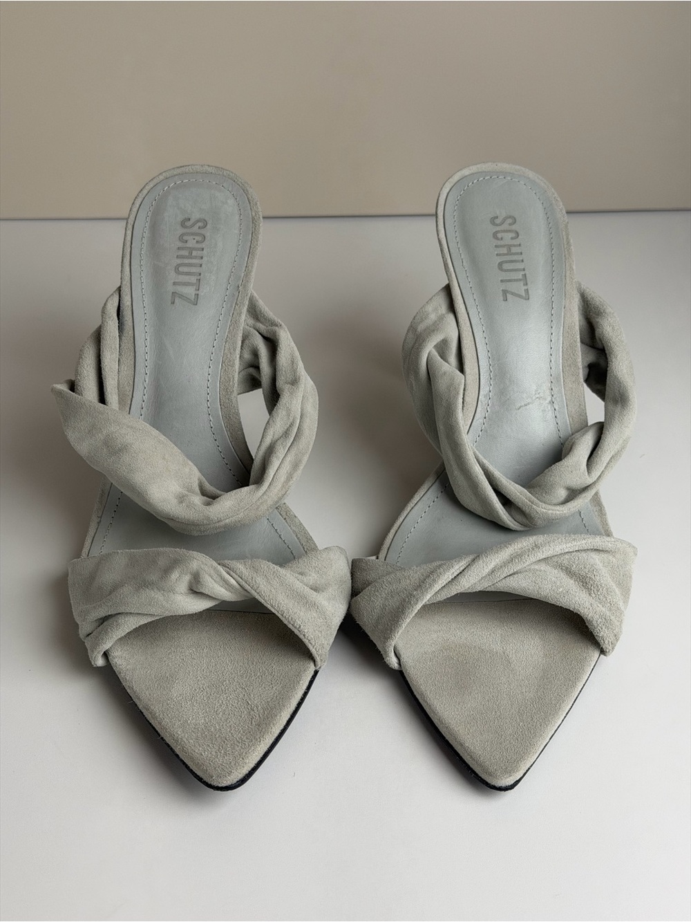 Schutz Meline Suede Knotted Mule Heels Light Gray Pointed Toe Sandals Size 7.5 - Picture 2 of 10